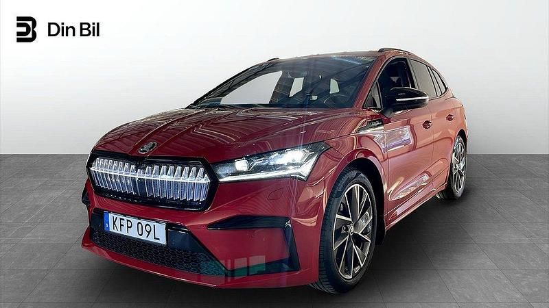 Röd (velvet red metallic) Begagnad 2022 Skoda Enyaq iV SportLine SUV | 404 900 kr (Marknadspris) - Bild 1/4