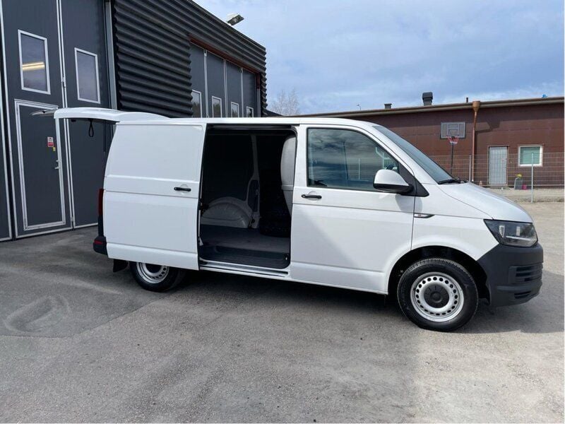 Vit Begagnad 2017 VW T6 Van | 165 000 kr (Superpris) - Bild 1/4