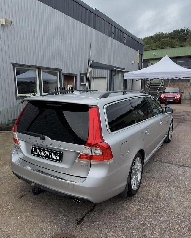 Silver Begagnad 2015 Volvo V70 Momentum Kombi | 160 000 kr (Lite dyr) - Bild 1/4