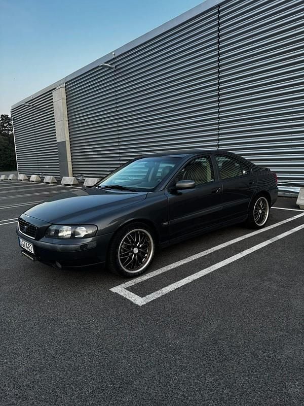 Begagnad Volvo S60 210 HK (154 kW) 2004 Grå metallic Sedan