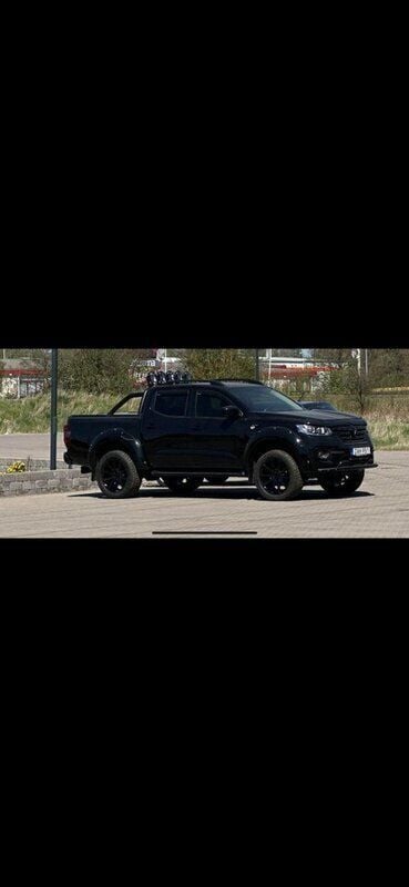 Svart Begagnad 2018 Renault Alaskan Pickup | 270 000 kr (Dyr) - Bild 1/2