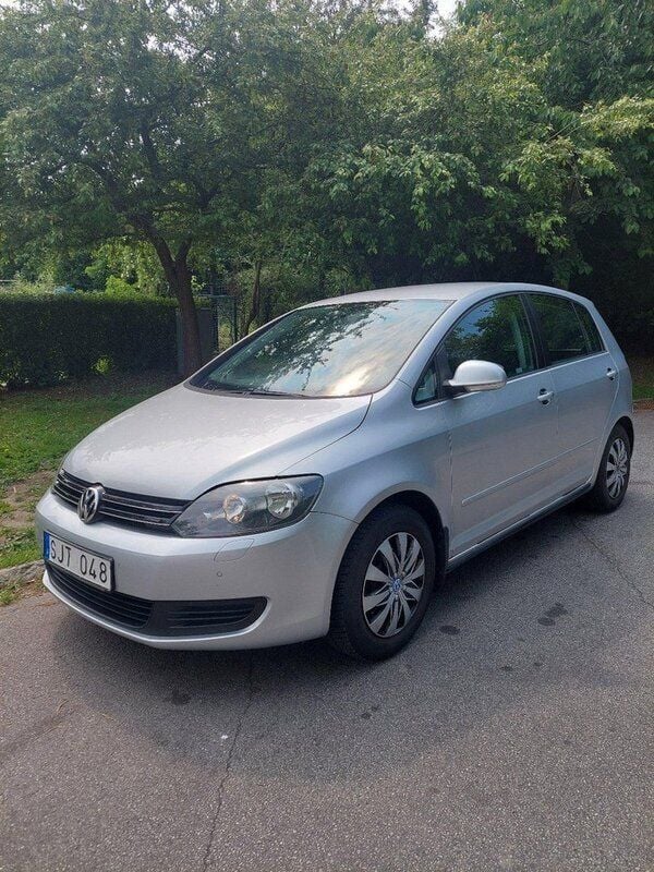 Silver Begagnad 2011 VW Golf Plus Cross Minibuss | 56 000 kr (Marknadspris) - Bild 1/4