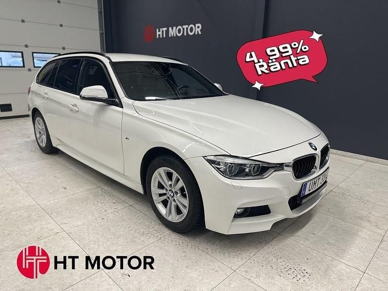 Vit Begagnad 2019 BMW 320 M Sport Kombi | 229 400 kr (Superpris) - Bild 1/4