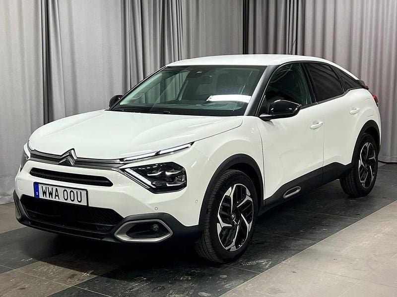 Vit Begagnad 2022 Citroën C4 PureTech Halvkombi | 194 800 kr (Marknadspris) - Bild 1/4
