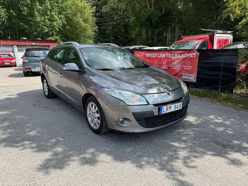 Grå Begagnad 2011 Renault Mégane III | 32 900 kr (Bra pris) - Bild 1/4