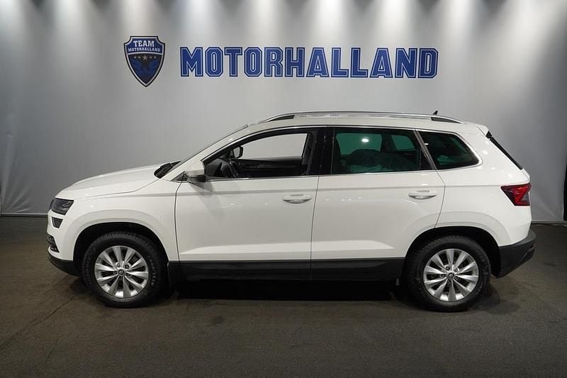 Vit Begagnad 2021 Skoda Karoq Style SUV | 254 900 kr (Marknadspris) - Bild 1/4