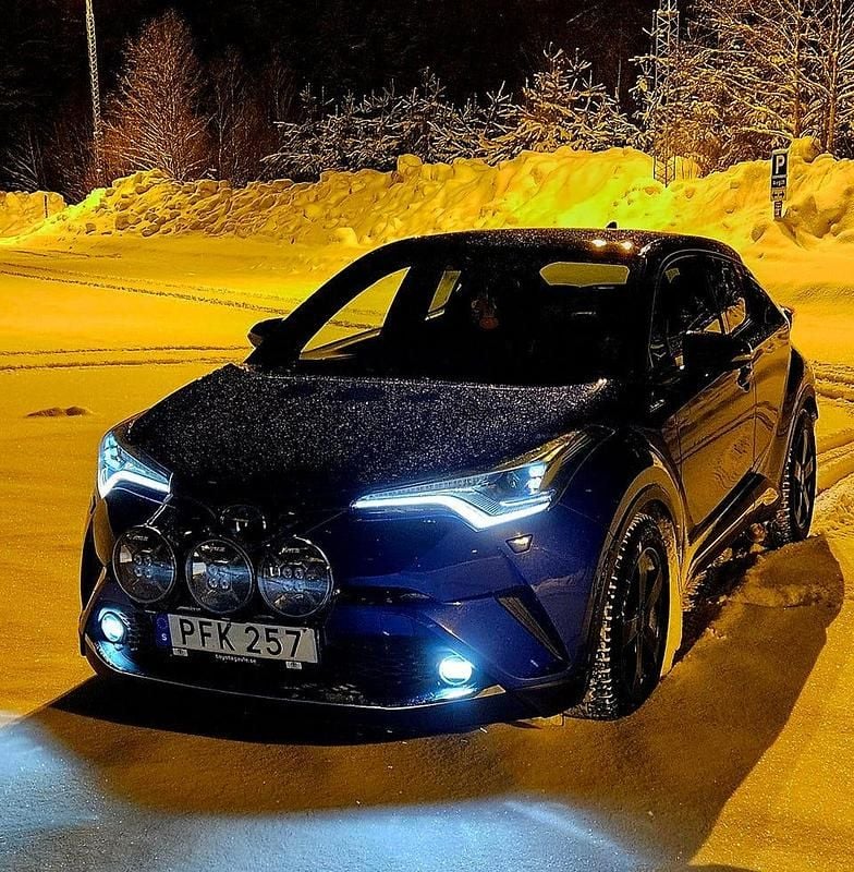 Begagnad 2017 Toyota C-HR Edition SUV | 170 000 kr (Marknadspris) - Bild 1/4