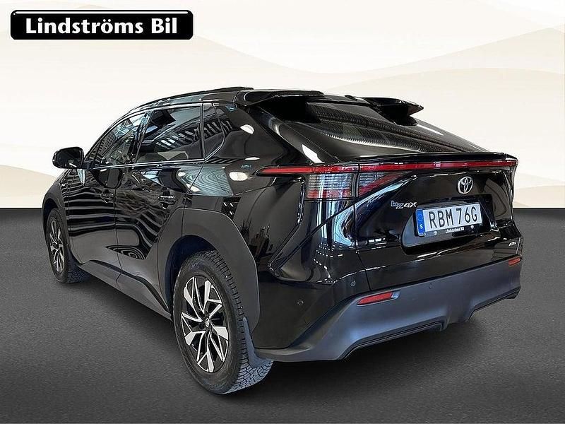 Begagnad Toyota bZ4X Executive 161 kW (219 HK) 2024 Svart SUV