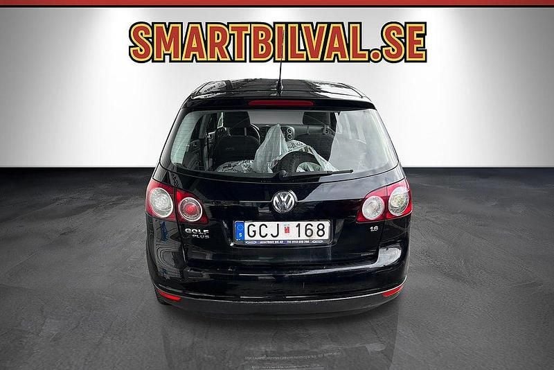 Begagnad VW Golf V Trendline 102 HK (75 kW) 2007 Svart Halvkombi