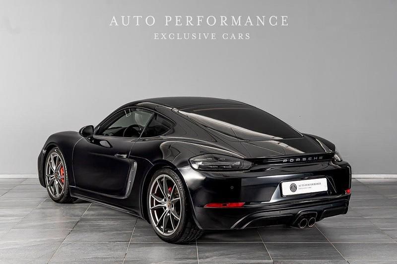 Begagnad Porsche 718 Cayman 366 HK (269 kW) 2020 Svart Sportkupé