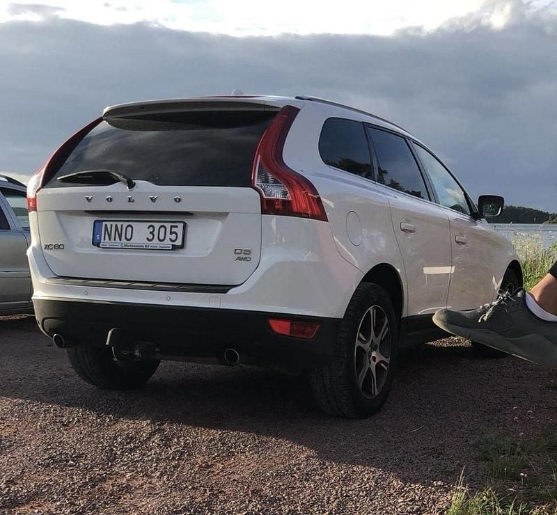 Vit Begagnad 2012 Volvo XC60 Summum SUV | 70 000 kr (Marknadspris) - Bild 1/3