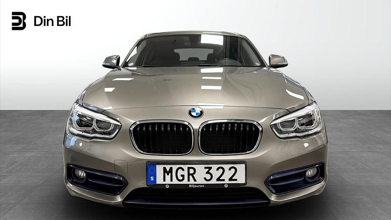 Begagnad BMW 116 Sport Line 116 HK (85 kW) 2016 Silver Halvkombi
