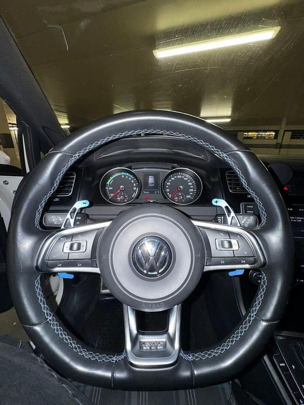 Begagnad VW Golf VII GTE 204 HK (150 kW) 2017