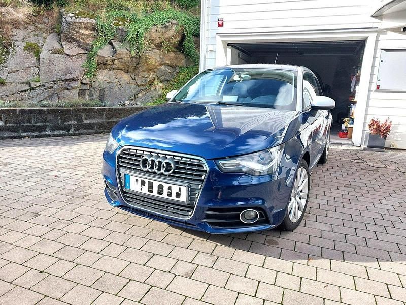 Blå Begagnad 2011 Audi A1 Halvkombi | 92 500 kr - Bild 1/4
