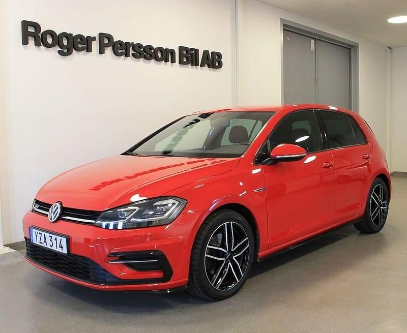 Röd Begagnad 2017 VW Golf VII GT Halvkombi | 189 000 kr (Marknadspris) - Bild 1/4