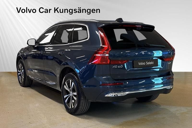 Begagnad Volvo XC60 Core 355 HK (261 kW) 2024 Vit SUV