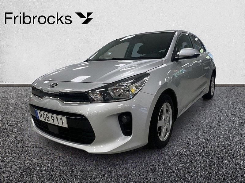 Grå Begagnad 2017 Kia Rio Launch Edition Halvkombi | 99 800 kr (Marknadspris) - Bild 1/4