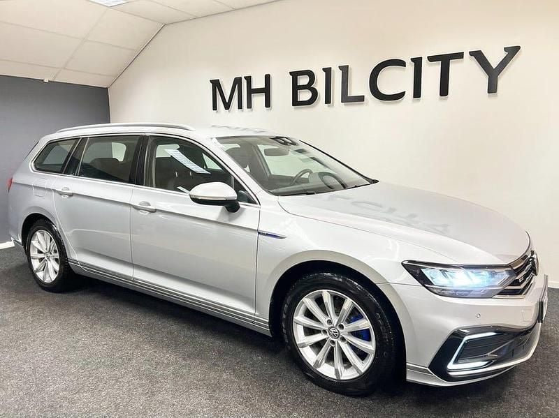 Begagnad VW Passat GTE 218 HK (160 kW) 2020 Silver Kombi