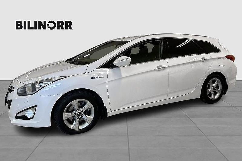 Begagnad Hyundai i40 137 HK (100 kW) 2012 Vit Kombi