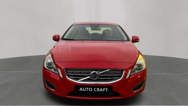 Begagnad Volvo S60 Momentum 116 HK (85 kW) 2012 Röd Sedan