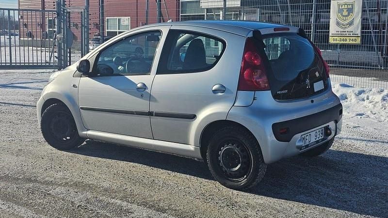 Begagnad Peugeot 107 68 HK (50 kW) 2012 Halvkombi