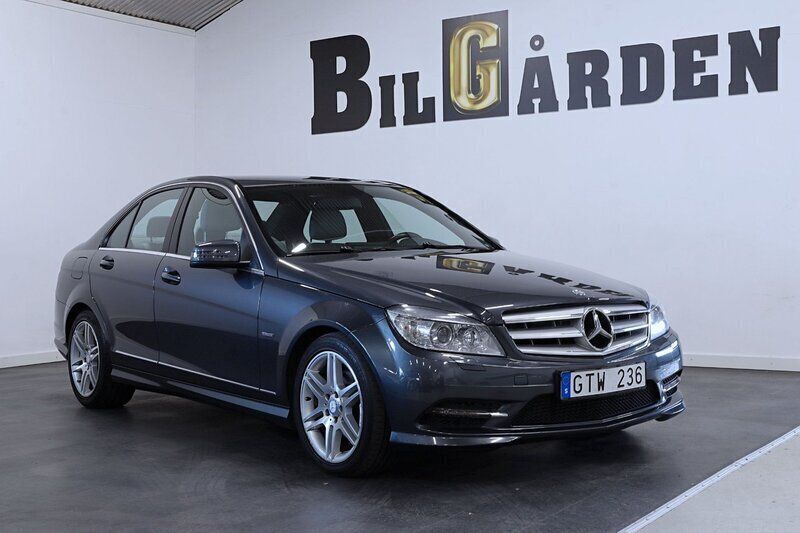 Mörkgrå Begagnad 2011 Mercedes C220 AMG Sedan | 149 900 kr (Lite dyr) - Bild 1/4