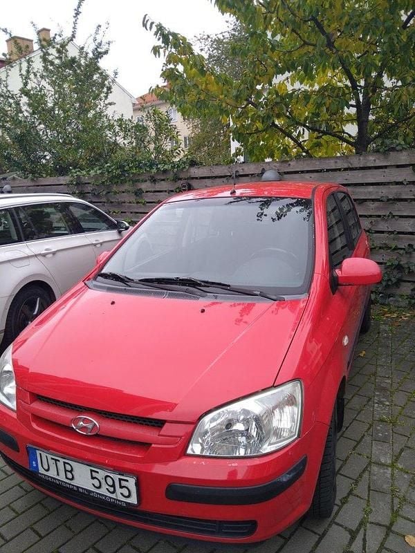 Röd Begagnad 2004 Hyundai Getz Halvkombi | 9 900 kr (Superpris) - Bild 1/4