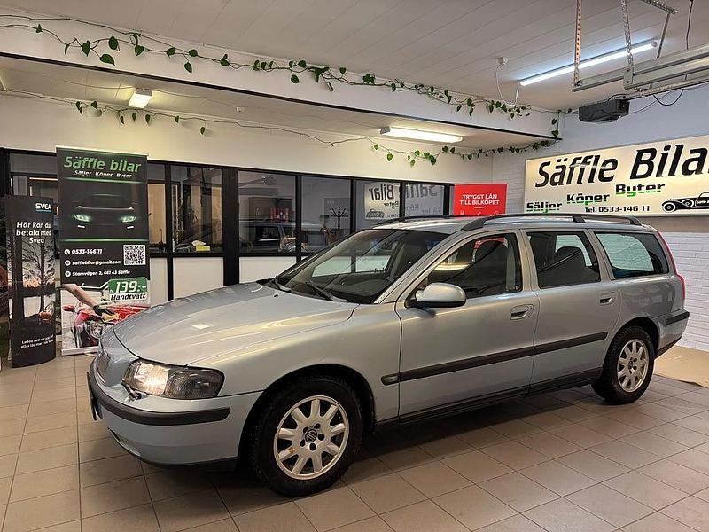 Blå Begagnad 2001 Volvo V70 Kombi | 44 900 kr (Dyr) - Bild 1/4