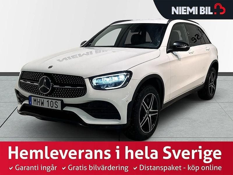 Vit Begagnad 2021 Mercedes GLC300e AMG line SUV | 439 900 kr (Marknadspris) - Bild 1/3