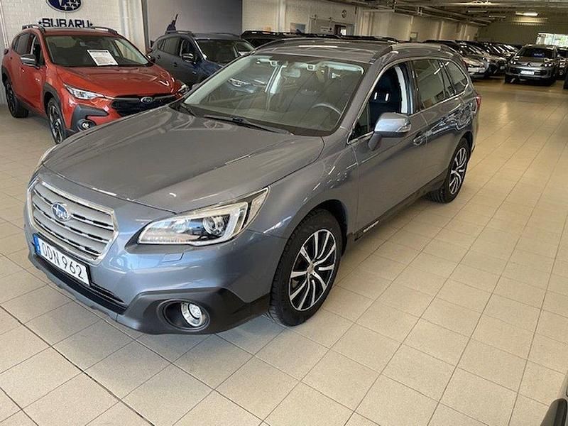Grå Begagnad 2016 Subaru Outback SUV | 179 000 kr (Marknadspris) - Bild 1/4