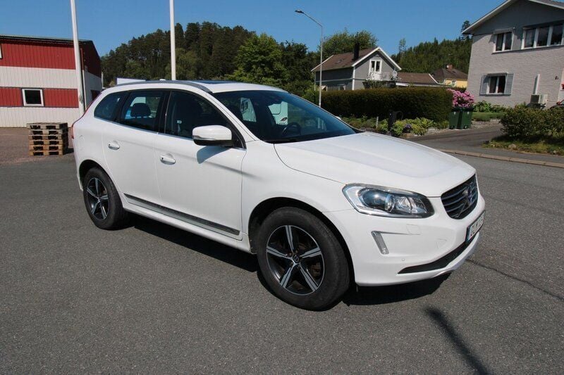 Vit Begagnad 2014 Volvo XC60 Summum SUV | 129 900 kr (Bra pris) - Bild 1/4