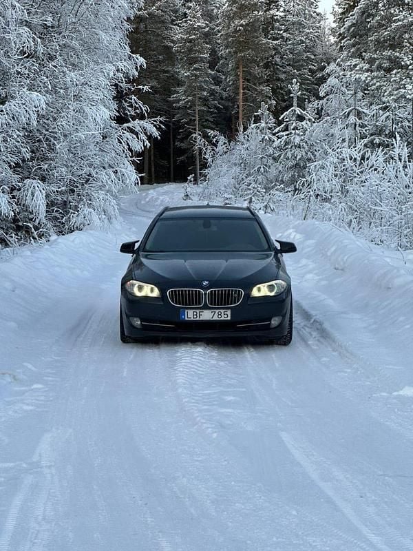 Begagnad 2011 BMW 520 Kombi | 75 000 kr (Marknadspris) - Bild 1/4