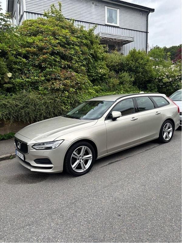 Brun Begagnad 2018 Volvo V90 Kinetic Kombi | 233 000 kr (Marknadspris) - Bild 1/2