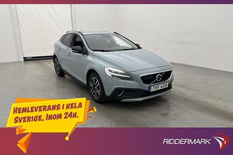 Lblå Begagnad 2019 Volvo V40 CC Plus Kombi | 224 800 kr (Marknadspris) - Bild 1/3