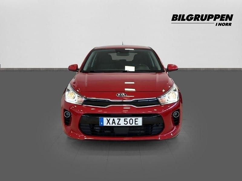 Begagnad Kia Rio 84 HK (61 kW) 2019 Röd Halvkombi