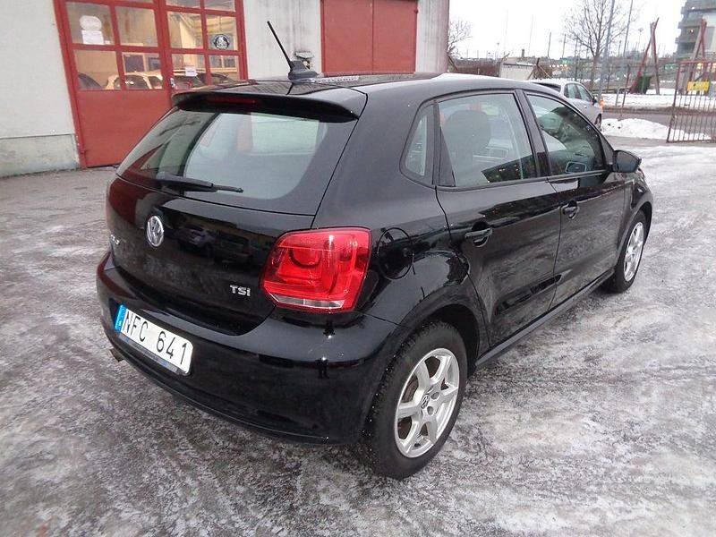 Begagnad VW Polo 90 HK (66 kW) 2012 Svart Halvkombi