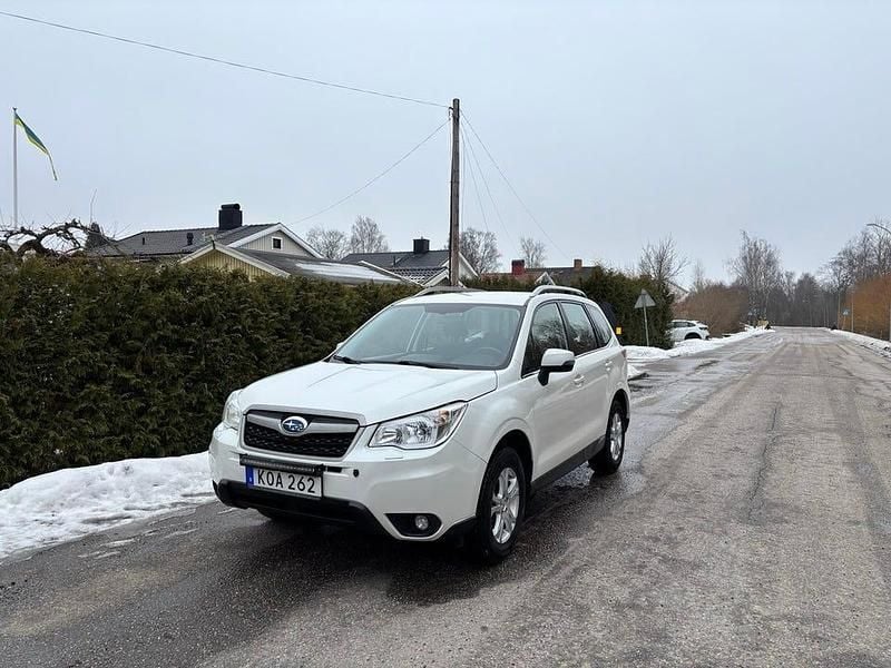 Begagnad Subaru Forester 150 HK (110 kW) 2015 Pärlnyans SUV