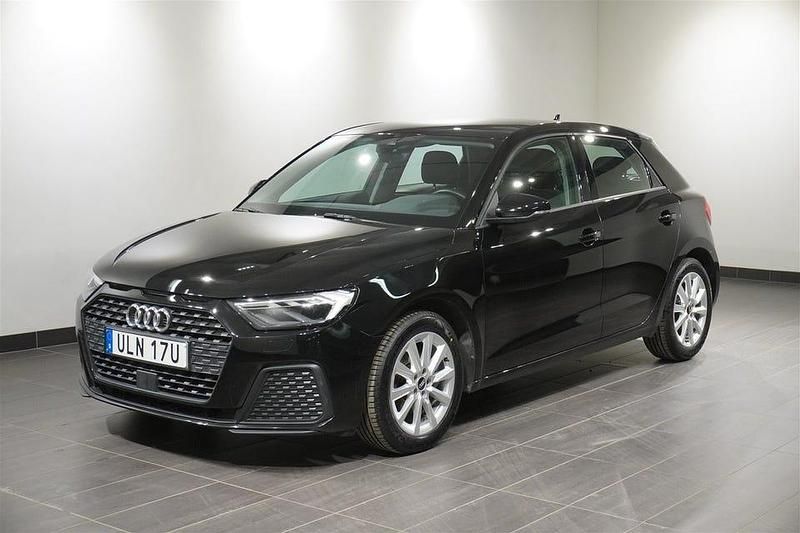 Svart Begagnad 2020 Audi A1 Sportback Proline Halvkombi | 179 900 kr (Marknadspris) - Bild 1/4