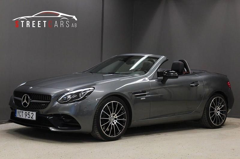 Grå Begagnad 2017 Mercedes SLC200 AMG Cab | 279 900 kr - Bild 1/4