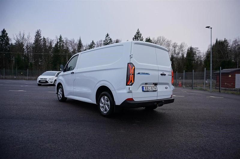 Begagnad Ford Transit Trend 100 kW (136 HK) 2025 Okänd Van