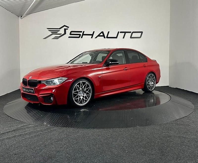 Röd Begagnad 2012 BMW 335 Sport Line Sedan | 229 900 kr (Marknadspris) - Bild 1/4