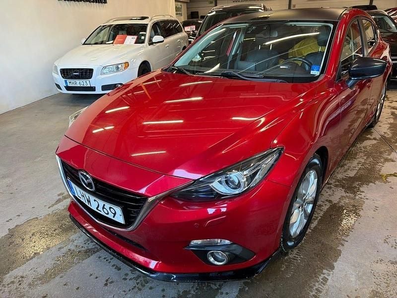 Röd Begagnad 2013 Mazda 3 Inclusive Halvkombi | 119 900 kr (Marknadspris) - Bild 1/4
