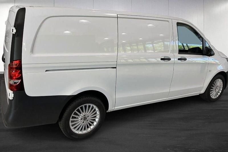 Begagnad Mercedes e-Vito 85 kW (116 HK) 2024 Vit (white) Minibuss