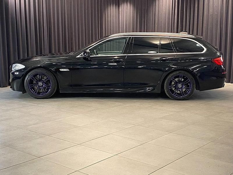 Begagnad BMW 520 M Sport 184 HK (135 kW) 2011 Svart metallic Kombi
