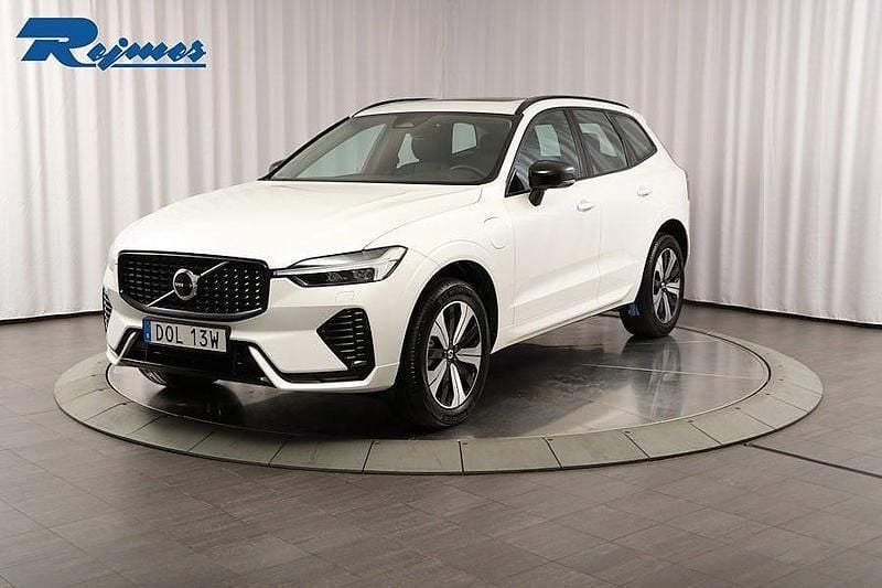 Vit Begagnad 2025 Volvo XC60 Plus SUV | 539 900 kr (Bra pris) - Bild 1/4