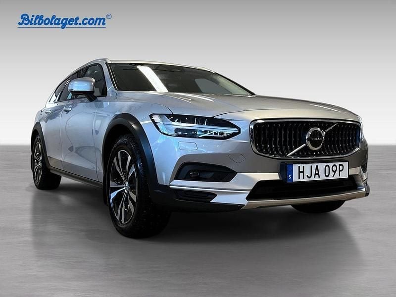 Begagnad Volvo V90 CC Core 200 HK (147 kW) 2023 Silver Kombi