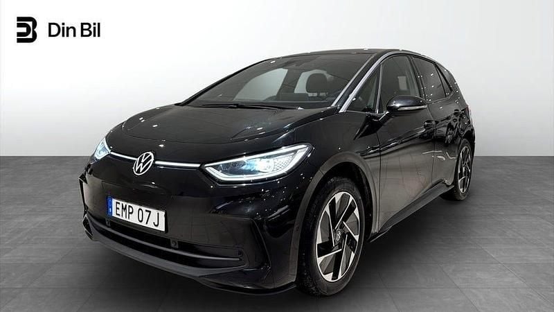 Begagnad VW ID.3 Pro Performance 239 kW (326 HK) 2024 Grenadilla black Halvkombi