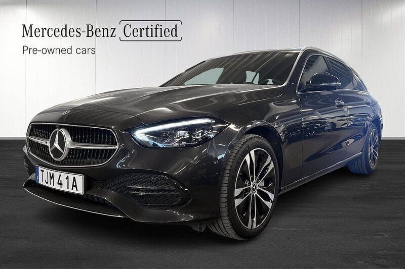 Grå Begagnad 2023 Mercedes C300e Kombi | 529 000 kr (Lite dyr) - Bild 1/4