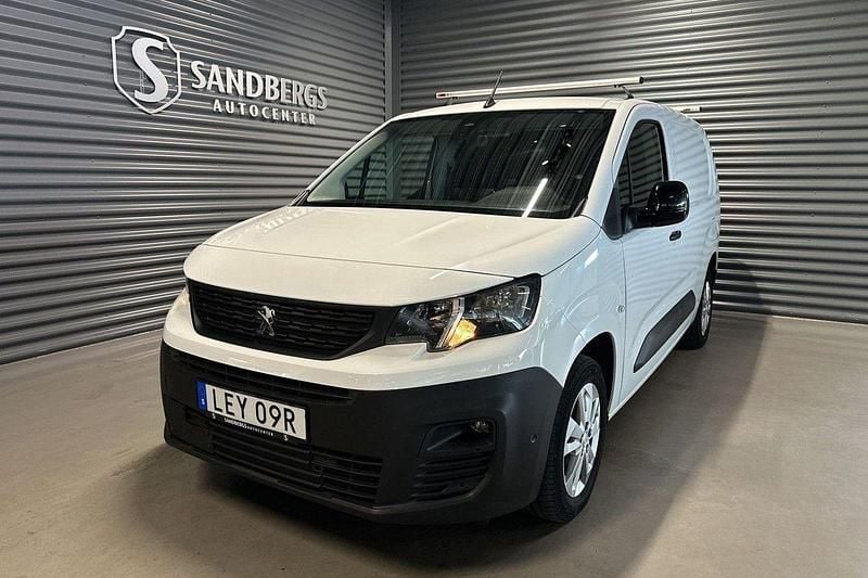 Vit Begagnad 2021 Peugeot Partner Minibuss | 164 500 kr (Marknadspris) - Bild 1/4