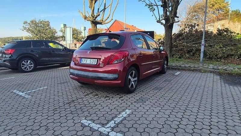 Begagnad 2010 Peugeot 207 Halvkombi | 23 000 kr (Lite dyr) - Bild 1/4